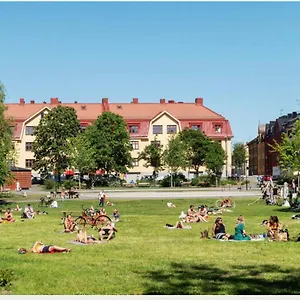 https://fresh-and-cosy-apartment-in-the-center-of-the-city.find-stockholm-hotels.com