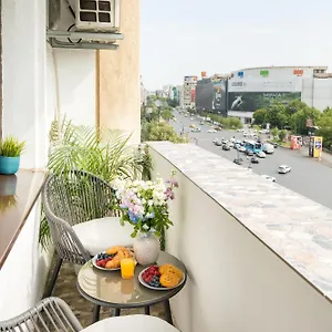 https://big-central-apartment-2br-piata-unirii.bucharesthotelsnow.com
